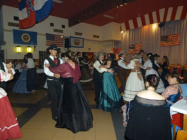 (C) holzweiler-city.de