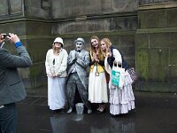 Aber alle sind fröhlich - nein, das ist keiner von uns