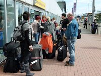 gelandet - Handy's werden wieder aktiviert, Uhrzeiten umgestellt