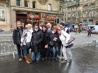 noch nieselt es nur. Es könnte schlimmer kommen - und es kam schlimmer . . .