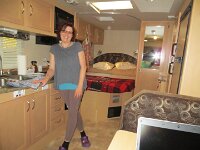 Küche, Bett, hinterm Spiegel Dusche etc.