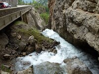 zurück gingen wir der Straße entlang