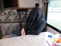 erschöpfte Fußgängerin im RV nach dem Spaziergang in und um Vancouver (ca. 16km lt. google maps)