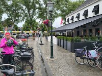 endet mit einer Heimfahrt im Regen
