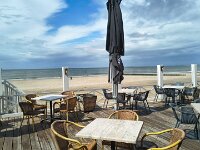 Pause im Strandpavillion "Brut Sur Mer"