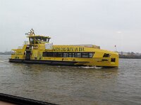 durch einen Teil des Hafengebietes