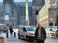 Joden Daach Joden Daach - Kölle löt schön jröße un dä Rhing dä laach - Joode Naach Joode Naach Kölle jeit jetz schlofe un d'r Dom hält Waach -- (C) Blääck Fööss 1989