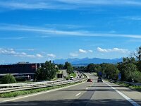 langsam erscheinen sie am Horizont