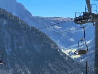 Zaferna-Lift direkt an der Sonna-Alp - hat da jemand seine Rucksäcke vergessen ?